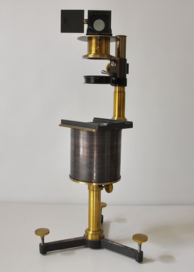 Projection apparatus by Jules Duboscq