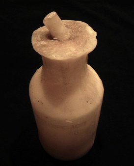 Wax bottle for hydrofluoric acid