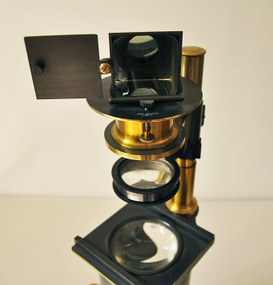 Apparato di proiezione