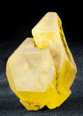 1. Solfo della miniera di Perticara (36 mm). © Università di Bologna – Sistema Museale di Ateneo | ph. Francesca Bargossi