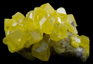 7. Solfo della miniera di Polenta, esemplare di 94 mm, singoli cristalli di 25 mm. © Università di Bologna – Sistema Museale di Ateneo | ph. Francesca Bargossi