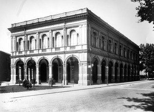 2. L'Istituto e Museo di Mineralogia nel 1907. © Università di Bologna - Biblioteca Universitaria di Bologna - Archivio Storico (È vietata la riproduzione o duplicazione con qualsiasi mezzo)