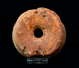 1. Ambra baltica proveniente da sepolcreti villanoviani ed etruschi, Am98. © Università di Bologna - Sistema Museale di Ateneo | ph. Francesca Bargossi