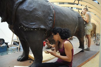 Rinoceronte Indiano durante il restauro