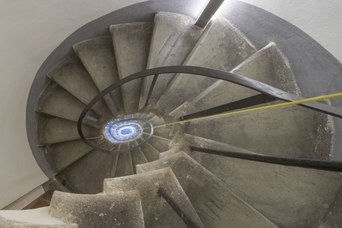 Scala a chiocciola per la salita alla Torre della Specola. Ph. Antonio Cesari