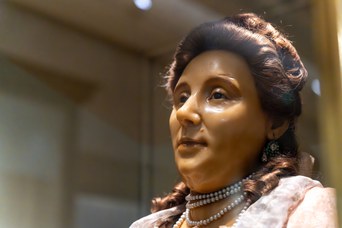 Autoritratto di Anna Morandi (1714 - 1774)