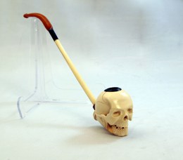 Pipa in osso con fornello a forma di teschio in uso fra gli studenti di Medicina, Parigi, 1880