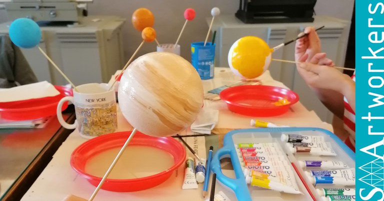 Attività di laboratorio didattico per la costruzione di un sistema solare Attività di laboratorio didattico per la costruzione di un sistema solare