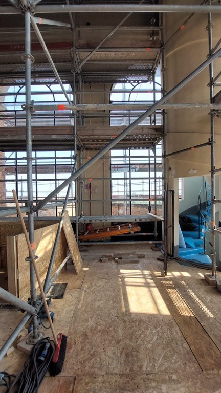 Ponteggio interno al settimo piano della Torre della Specola di Bologna