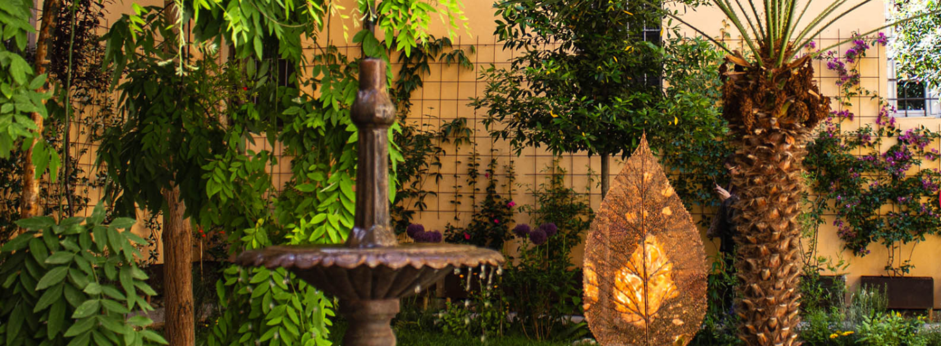 Giardino interno di un palazzo bolognese